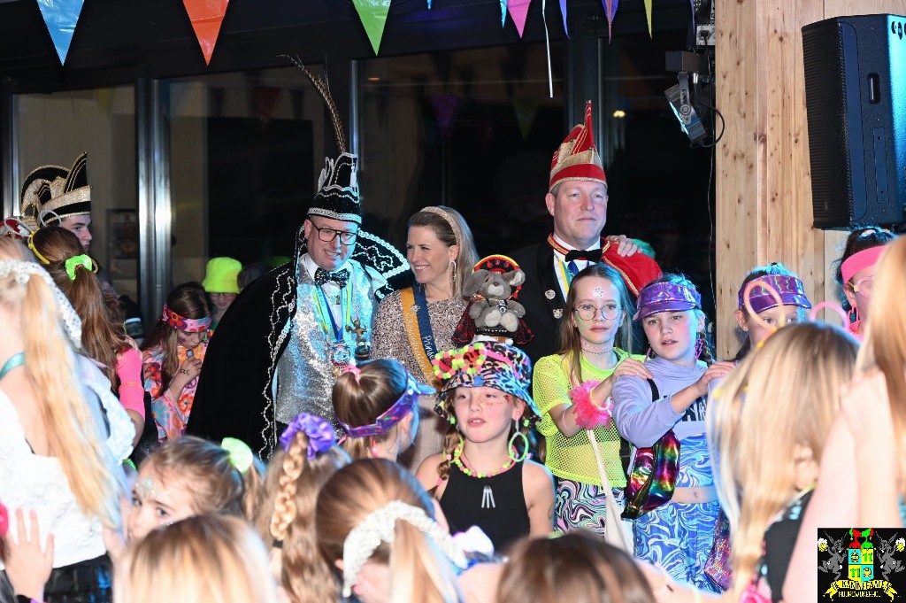 ../Images/Jeugddisco Glow in the Dark 055.jpg